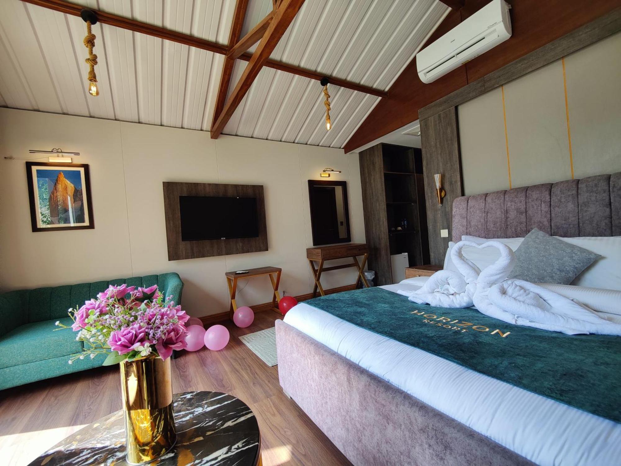 Horizon Resort Attabad Lake Hunza Karimabad  外观 照片